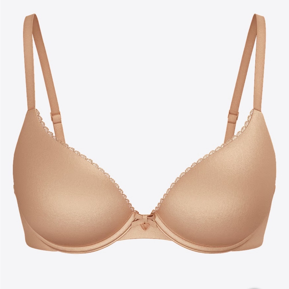 Victoria's Secret Body perfect coverage nude Tan Bra 34DDD
